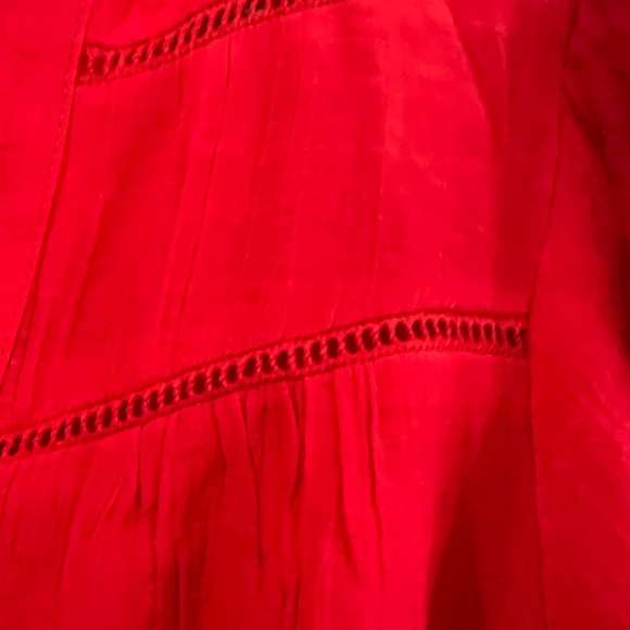 Nanett Lepore red blouse three lined buttons shortbell sleeves Vneck Sz M NWT - Picture 7 of 11